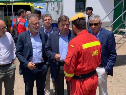 El ministro ha viajado hoy a Gran Canaria para conocer de primera mano la evolución del incendio de Valleseco