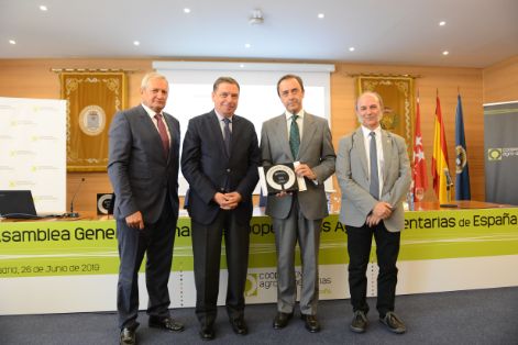 Hoy, en la clausura de la Asamblea de Cooperativas Agro-alimentarias de España 