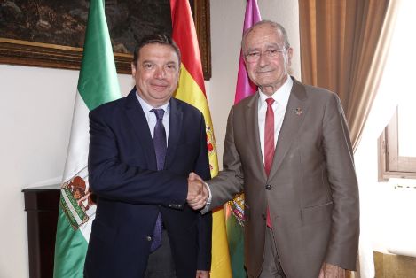 HOY, TRAS UNA REUNIÓN CON EL ALCALDE MALAGUEÑO