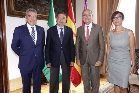 HOY, TRAS UNA REUNIÓN CON EL ALCALDE MALAGUEÑO