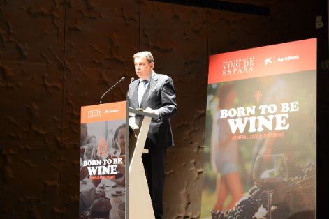 Hoy, en la inauguración del acto “Born to be wine” de la OIVE
