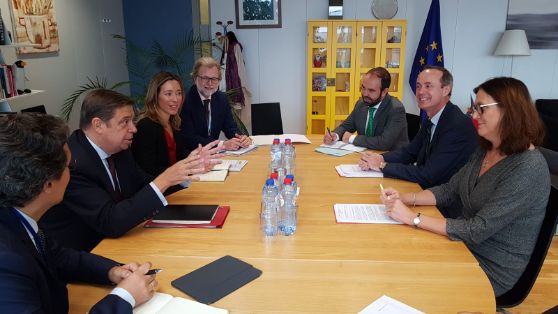 Hoy, tras reunirse con los comisarios de Comercio y de Agricultura y Desarrollo Rural, en Bruselas 