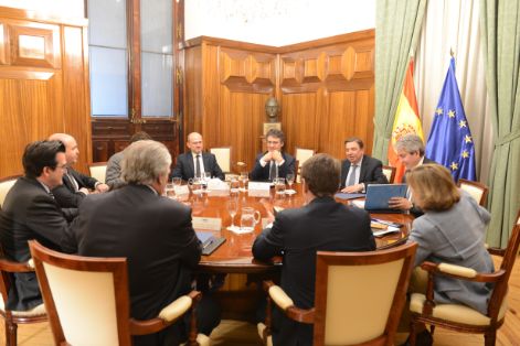 El ministro se ha reunido hoy con ACES, ANGED Y ASEDAS