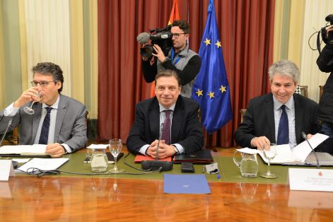 HOY, EN UNA REUNIÓN CON EL CONSEJO RECTOR DE COOPERATIVAS AGRO-ALIMENTARIAS DE ESPAÑA