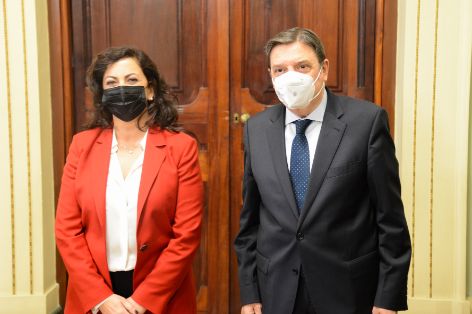 HOY, EN UNA REUNIÓN MANTENIDA EN LA SEDE DEL MINISTERIO 