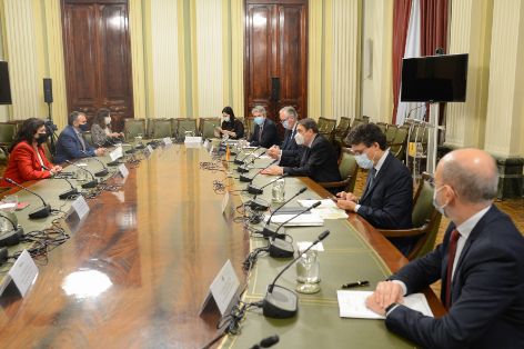 HOY, EN UNA REUNIÓN MANTENIDA EN LA SEDE DEL MINISTERIO 