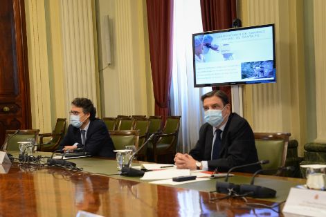 EN UNA REUNIÓN CON EL EQUIPO DIRECTIVO DEL MAPA 