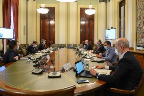 EN UNA REUNIÓN CON EL EQUIPO DIRECTIVO DEL MAPA 