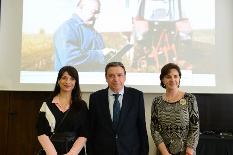 HOY, EN LA INAUGURACIÓN DEL SEMINARIO DESARROLLO DE HABILIDADES DIGITALES EN LA AGRICULTURA