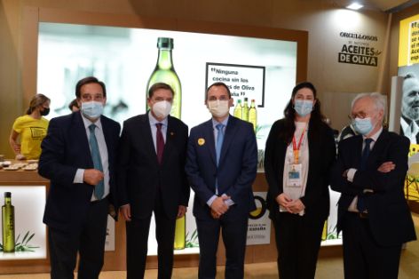 EN UNA VISITA AL SALÓN GOURMETS, FERIA INTERNACIONAL DE ALIMENTACIÓN Y BEBIDAS DE CALIDAD 