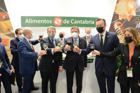 EN UNA VISITA AL SALÓN GOURMETS, FERIA INTERNACIONAL DE ALIMENTACIÓN Y BEBIDAS DE CALIDAD 