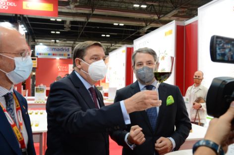 EN UNA VISITA AL SALÓN GOURMETS, FERIA INTERNACIONAL DE ALIMENTACIÓN Y BEBIDAS DE CALIDAD 