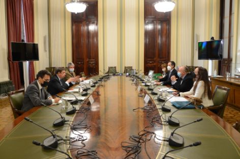 Hoy, en la sede del ministerio 