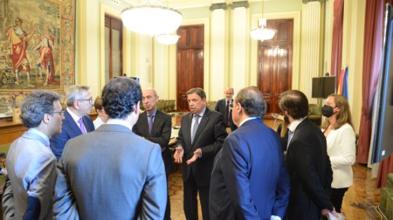 A través de un convenio con el ICO y SAECA