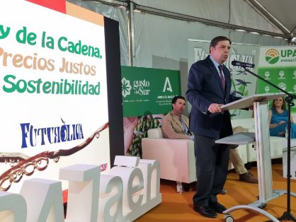 DURANTE SU VISITA A LA FERIA FUTUROLIVA, EN BAEZA (JAÉN)  