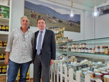 HOY, EN SU VISITA A DISTINTAS EMPRESAS EN ALCALÁ DE LOS GAZULES (CÁDIZ)