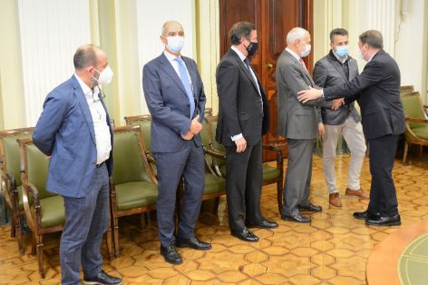 El ministro se ha reunido con el sector pesquero y acuícola 