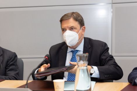 Reunión entre el ministro Luis Planas y la comisaria de Salud y Seguridad Alimentaria    