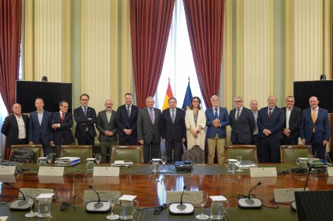 HOY, EN UNA REUNIÓN CON EL CONSEJO RECTOR DE COOPERATIVAS AGRO-ALIMENTARIAS DE ESPAÑA 