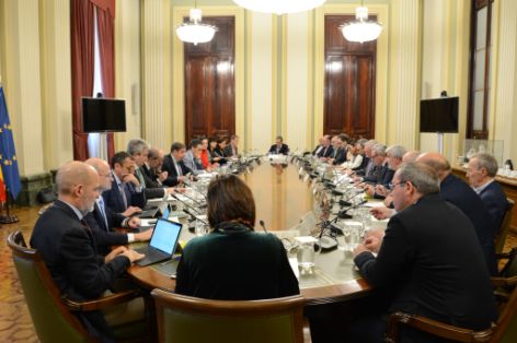 HOY, EN UNA REUNIÓN CON EL CONSEJO RECTOR DE COOPERATIVAS AGRO-ALIMENTARIAS DE ESPAÑA 