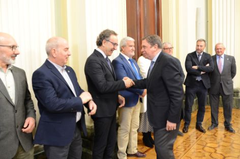 HOY, EN UNA REUNIÓN CON EL CONSEJO RECTOR DE COOPERATIVAS AGRO-ALIMENTARIAS DE ESPAÑA 