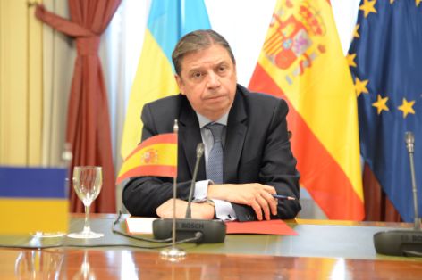 Ministro y delegación Ucrania (1)