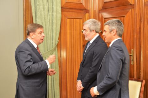 Reunión entre el ministro Planas y el presidente de Canarias 