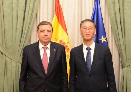 Hoy, en una reunión con el embajador chino en España, Yao Jing 
