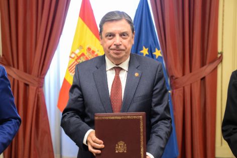 Hoy, en la firma del convenio entre el ministerio y las interprofesionales Interovic, Interporc y Provacuno