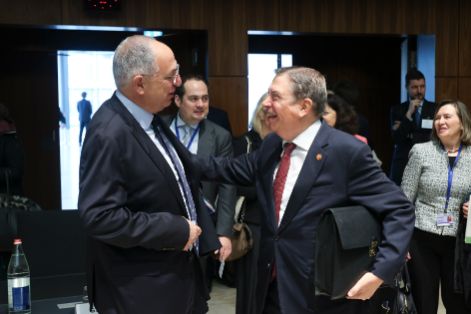 Anoche, en el Consejo de Ministros de Agricultura de la UE en Luxemburgo
