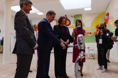 Hoy, en un encuentro con empresas emergentes en La Vega Innova