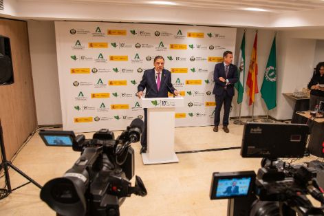 Hoy, en Sevilla, en la inauguración de un encuentro sobre sanidad vegetal 