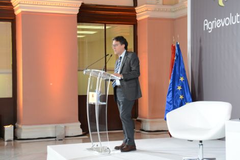 HOY, EN LA VII CUMBRE INTERNACIONAL DE MAQUINARIA AGRÍCOLA 