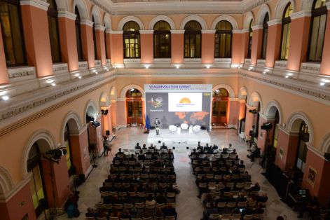 HOY, EN LA VII CUMBRE INTERNACIONAL DE MAQUINARIA AGRÍCOLA 