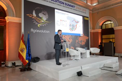 HOY, EN LA VII CUMBRE INTERNACIONAL DE MAQUINARIA AGRÍCOLA 