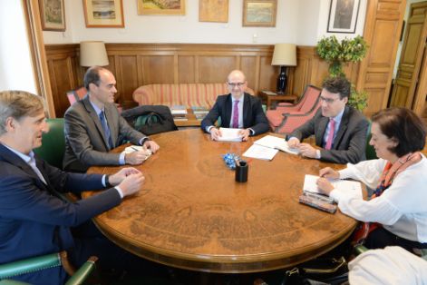 HOY, EN LA SEDE DEL MINISTERIO