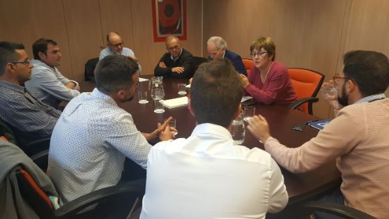 EN UNA REUNIÓN CON LA COFRADÍA DE PESCADORES DE SAN PEDRO DEL PINATAR Y CON LA FEDERACIÓN NACIONAL DE COFRADÍAS DE PESCADORES 