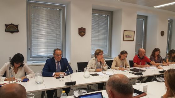 Hoy en Madrid con representantes del cerco del Golfo de Cádiz y de Cantabria, así como con los artesanales del xeito