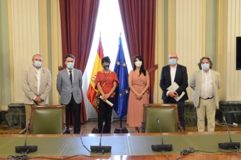 MEDIANTE SENDOS CONVENIOS SUSCRITOS CON LA RED ESPAÑOLA DE DESARROLLO RURAL Y LA RED ESTATAL DE DESARROLLO RURAL