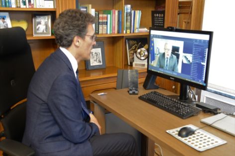 HOY, POR VIDEOCONFERENCIA  