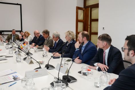 Hoy, en la sede del ministerio 