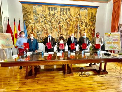 A través de la Sociedad Mercantil Estatal de Infraestructuras Agrarias 