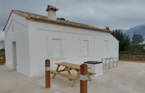 Las casetas guardabarreras del Camino Natural de l’Antic Trenet se transforman en Centros de Visitantes