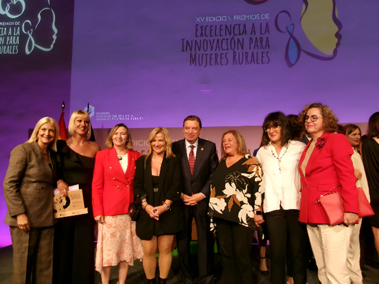 14-galardonadasxivpremioexcelenciainnovación