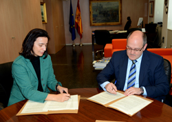 Firma Convenio Instituto de la Mujer