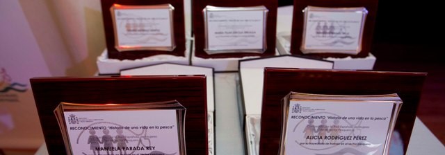 placas homenaje mujeres pesca