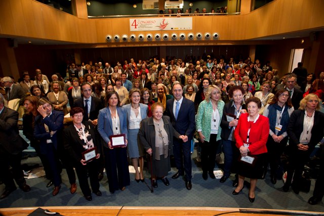 Foto de familia del 4º Congreso de la Red Española de Mujeres en el Sector Pesquero