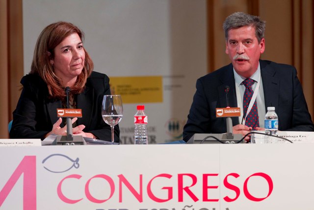 Susana Rodríguez Carballo, Directora Gral. de Desarrollo Pesquero de la Xunta de Galicia, y Carlos Larrañaga, Director Gral. de Ordenación Pesquera