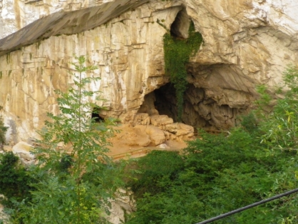 Acceso a Cueva Huerta