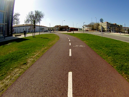 Cycle lane and the University of Burgos